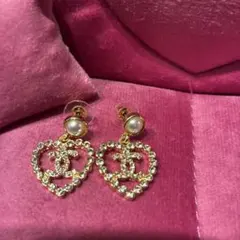 大人気　ハート　CC ロゴ　ピアス　パールCHANELノベルティ