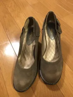 美品❣️アッシュハッシュ　スエードパンプスのサムネイル