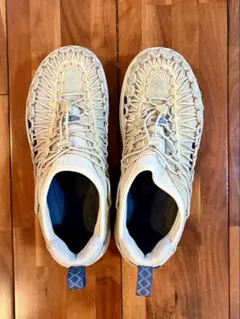 Keen Uneek ベージュスニーカー