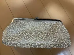 組曲　ホワイトビーズクラッチバッグ