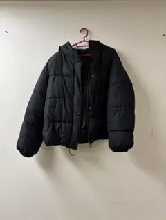 黒いダウンジャケット