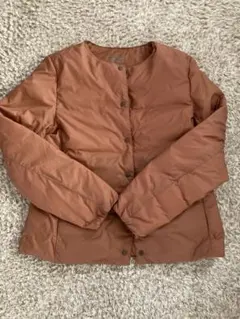 ノーカラーダウンコート