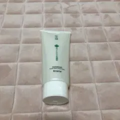 肌美精　ホワイトクリア洗顔料