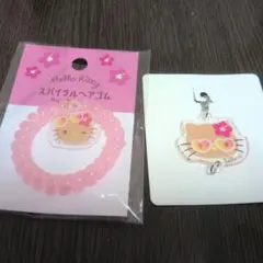 日焼けキティ　アクリルキーホルダー＆スパイラルヘアゴム
