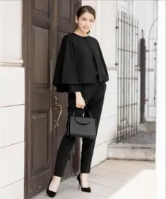 ブラックパンツスーツ