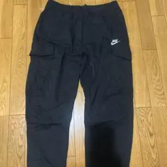 Nike 黒 カーゴパンツ サイドポケット付き