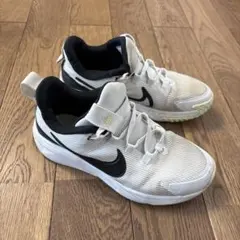 Nike STAR RUNNER ホワイト/ブラック　21.0