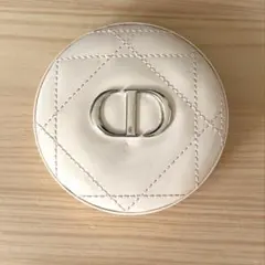 Dior ディオールスキン フォーエヴァー クチュール ルミナイザー 002