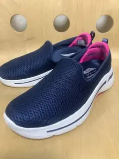 人気モデル‼️美品スケッチャーズスニーカーレディース25センチ送料込み^_^