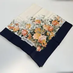 イブサンローランスカーフ