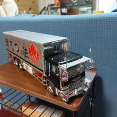 デコトラプラモデル完成品まるしん輸送のサムネイル