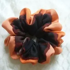 最後 ゴム交換可能 アクセントリバーシブル オレンジ黒系 シュシュ 着物リメイク