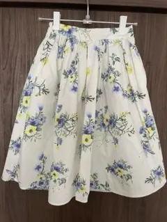 Te chichi 花柄フレアスカート ひざ丈