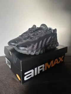 NIKE Dn8 W26cm ブラックシルバー