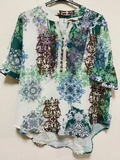 新品:ビジューつきトップス　Mサイズ