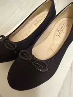 Bridget Birkin キラキラリボンラウンドバレエシューズ ブラックのサムネイル