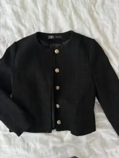 ZARA ノーカラー ツイードジャケット ブラックのサムネイル