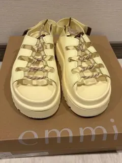 【UGG for emmi】GOLDENGLOW TOGGLEのサムネイル