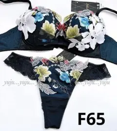 サルート 34g ブラジャー&ショーツ セット - メルカリ