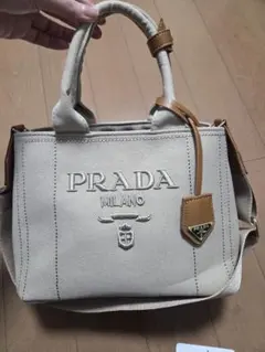 PRADAベージュ キャンバス ハンドバッグのサムネイル
