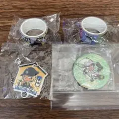 【4点セット】くら寿司 コナン ラバーキーホルダー 安室透　缶バッジ　平次