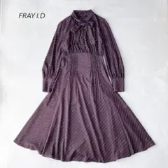フレイアイディー　レトロフィットチェーン柄　ワンピース　ボウタイ