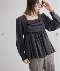 ROPÉ スクエアネックペプラムブラウス