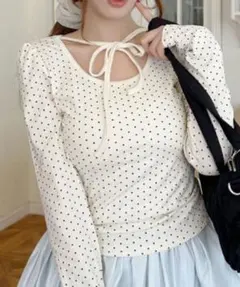 Ada. リボンデザイン ドットプリント カットソー　アイボリー