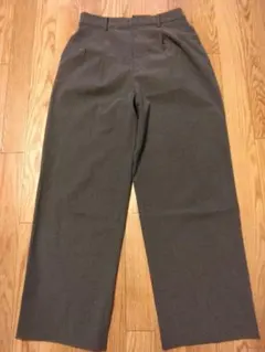 ユニクロ　2タックワイドパンツ　グレー　M