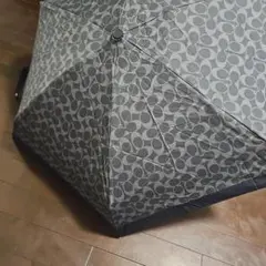 COACH シグネチャー 折りたたみ傘 雨傘のサムネイル