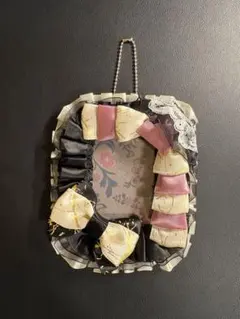 硬質カードケースデコ　痛ロゼット風　B8 黒ピンク白