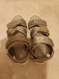 ライムグリーン ベルベット風 サンダルGucci sandal - メルカリ