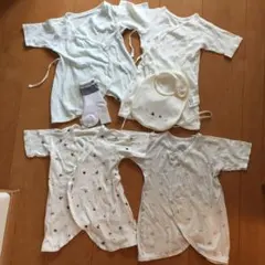 CELECベビー肌着2着とYves Delormeベビー肌着2着、スタイ、靴下