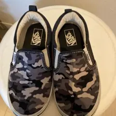 VANS スリッポン スニーカーになります