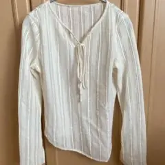 vネック Tシャツ
