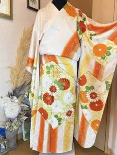 振袖 Mサイズ 白地 菊 牡丹 華やか 007番 - メルカリ