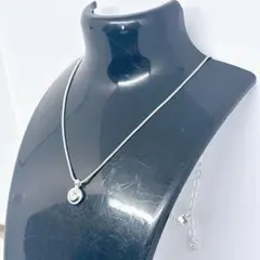 SWAROVSKI スワロフスキー 一粒ストーン ネックレス シルバーカラー