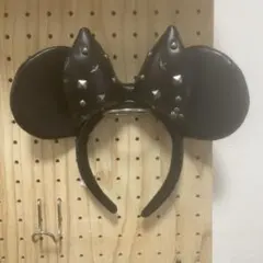 ミニーマウス風スタッズ付き黒カチューシャ