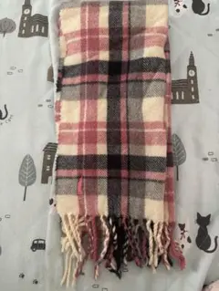 イーストボーイ　ピンク系マフラー　中古品
