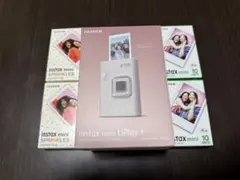 FUJIFILM instax mini LiPlay+ 本体とフィルム4パック