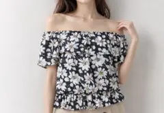 INGNI 花柄 オフショルダー トップスのサムネイル