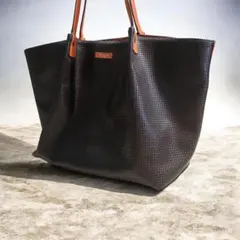 定価21万半額以下 超美品 新品未使用タグ付 セラピアンレザートート