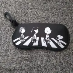 Peanuts スヌーピー メガネケース カラビナ付き