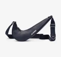新品 NIKE × JACQUEMUS レザー スウッシュ バッグ ジャックムス ジャックムス x ナイキがスウッシュ型のバッグを発表 | Hypebeast.JP