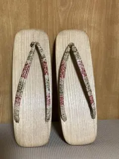 伝統的な桐の雪駄 花柄鼻緒　新品 昭和レトロ　23cmアンティーク