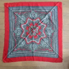 赤のスカーフorストール　ペイズリー風