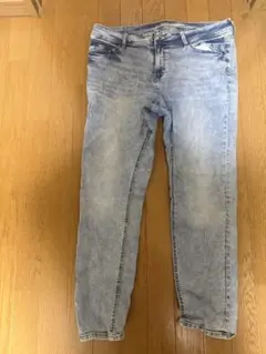 ライトブルー スリムフィット デニムパンツ