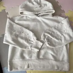 ホワイトパール装飾フード付きパーカー