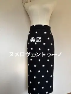 美品N°21 ヌメロヴェントゥーノ膝丈タイトスカート　バックスリット　星柄40のサムネイル