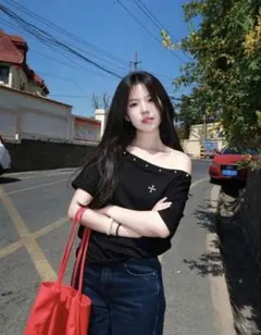 オフショルダー 半袖Tシャツ ブラック